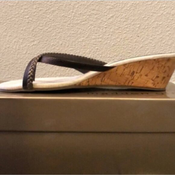 Madden Girl Low Wedge Heel Thong-Sandal Sz 7.5 Brown Bronze #267L - Picture 3 of 8